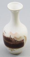 Nyitrai vár látképével díszített váza, jelzett, alján repedésvonallal, m: 16 cm