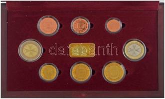Málta 2008. 1c-2E (8xklf) forgalmi sor + verdei "zseton" (lapka) sorszámozott tanúsítvánnyal, elegáns fa díszdobozban, minden érme kapszulában T:PP Malta 2008. 1 Cent - 2 Euro (8xklf) coin set + mint token with numbered certificate, in elegant wooden gift box, each coin in a capsule C:PP