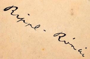 Rippl-Rónai József (1861-1927) festőművész autográf aláírása, a művészt ábrázoló fotólapon.