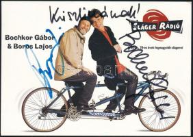 Boros Lajos (1947-2024) és Bochkor Gábor rádiós műsorvezetők Bumeráng által dedikált lap
