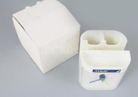 Malév íróasztali tolltartó, órával, eredeti dobozában, szép állapotban 11 cm