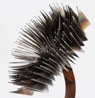 Rozsnyay Béla (1949-2019): Tengeri rózsa. Acél, gránit lapon, jelzett a talapzaton, m: 36,5 cm