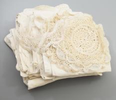 Anti damaszt párnahuzatok, klf nagy méretben, hozzá néhány csipke terítő, zsebkendő, stb