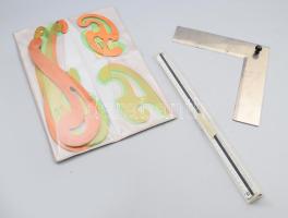 Régi vonalzók, benne paszpartuvágó, stb