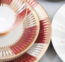 6 darab porcelán reggeliző szett: csésze alátéttel és desszertes tányér. Jelzett, minimális kopással...