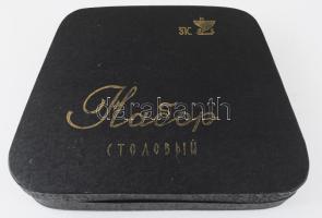 6 személyes 24 részes evőeszköz készlet, tartójában.