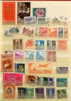 Vegyes kis tétel, benne közepes berakó javarészt külföldi bélyegekkel, közte gyarmati, kínai stb. + ...