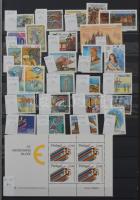 Szép színes tartalmas vegyes külföldi modern anyag 30 fekete lapos A4 berakóban sok tengerentúlival,...