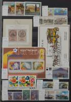 Szép színes tartalmas vegyes külföldi modern anyag 30 fekete lapos A4 berakóban sok tengerentúlival,...