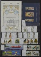 Szép színes tartalmas vegyes külföldi modern anyag 30 fekete lapos A4 berakóban sok tengerentúlival,...