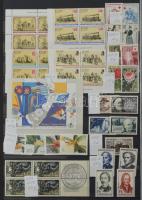 Szép színes tartalmas vegyes külföldi modern anyag 30 fekete lapos A4 berakóban sok tengerentúlival,...