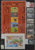 Szép színes tartalmas vegyes külföldi modern anyag 30 fekete lapos A4 berakóban sok tengerentúlival,...