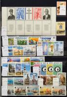 Szép színes tartalmas vegyes külföldi modern anyag 30 fekete lapos A4 berakóban sok tengerentúlival,...