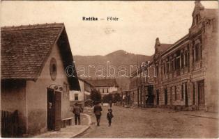 Ruttka, Vrútky; Fő tér, üzlet. Vasúti Levelezőlapárusítás 1429. / main square, shop (ázott sarok / wet corner)
