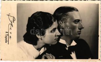 Topolya, Bácstopolya, Backa Topola; Szerelmes pár / love couple. Azra photo (lyukak / pinholes)