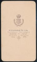 cca 1870 Elegáns fiatal pár portréja, vizitkártya Weinwurm és Fiai pesti műterméből, 10x6 cm