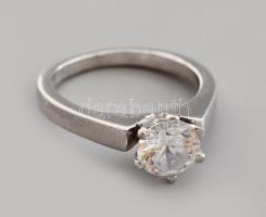 Ezüst (Ag) gyűrű kő berakással, m: 52, jelzett, bruttó 4g