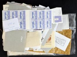 250 gramm magyar és külföldi szűkre vágott áztatni való bélyeg tasakban ömlesztve + kb. 417 db áztatott spanyol bélyeg + 2 db használatlan régi cserefüzet