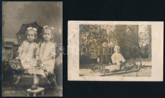 21 db RÉGI gyerek témájú fotós képeslap, vegyes minőségben / 21 pre-1945 children photo postcards in...