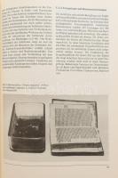 Wolfgang Wächter: Buchrestaurierung. Das Grundwissen des Buch- und Papierrestaurators. Lipcse, 1987,...