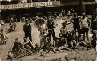 1927 Siófok, strandolók, fürdőzők a Balaton partján. Nagy István fényképész, photo