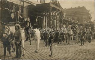 1906 Budapest VII. Keleti pályaudvar, Rákóczi és bujdosók hamvainak hazahozatala, főhivatalnokok felvonulása díszmagyar öltözetben. Békei Ödön photo