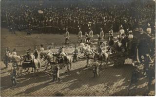 1906 Budapest VII. Keleti pályaudvar, Rákóczi és bujdosók hamvainak hazahozatala, főhivatalnokok felvonulása díszmagyar öltözetben. Békei Ödön photo