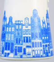 Retro városképes üveg váza, festett. 14 cm