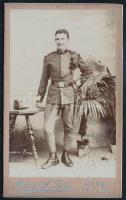 cca 1910 Katona egészalakos portréja, bajonettel és lövészbojttal, vizitkártya Braun A. Béla kassai műterméből, 10,5x6,5 cm