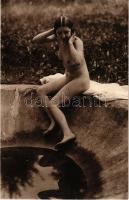 Meztelen erotikus hölgy / Erotic nude lady (non PC)