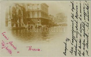 1900 Venezia, Venice; Canale Grande e Traghetta / canal. photo (EK)
