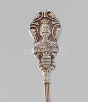 Ezüst (Ag) kanál Szent Lászlót ábrázoló markolattal, h: 11 cm, jelzett, nettó 16,9g