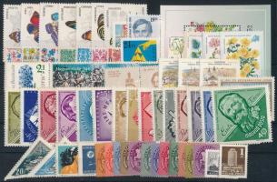 Kis tétel stecklapon az 1940 és 1990 közötti időszakból, benne sorok és blokk