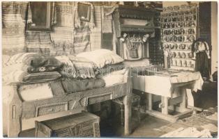 Szelistye, Salistea Sibiului, Saliste; Rom. Museum. Fot. orig. E. Fischer / erdélyi folklór, szoba belső / Transylvanian folklore, room interior