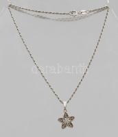 Ezüst (Ag) venezianer nyaklánc h. 41cm, köves virág medállal, jelzett, bruttó 4,1g