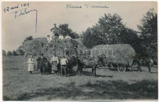 1919 Anina, Stájerlakanina, Stájerlak, Steierdorf; aratás, szénás szekerek / harvest, hay carts. photo