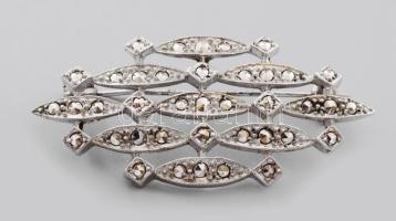 Ezüst (Ag) markazitos dekoratív bross, 4,8x2,2cm, jelzett, bruttó 9,5g