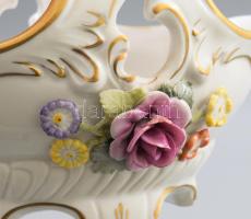 2 darab plasztikus virágmintás kosár alakú kínáló, jelzett, hibátlan, h: 19 cm alatt