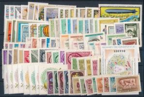 Kis tétel stecklapon az 1950-es, 1980-as évekből, benne teljes sorok és blokk