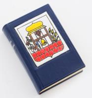 Töttős Gábor: Hajdani szekszárdi esztendőben. Szekszárd, 1985, Szekszárdi Nyomda. Kiadói műbőr kötés, plakettel. Kiadták 1000 példányban.