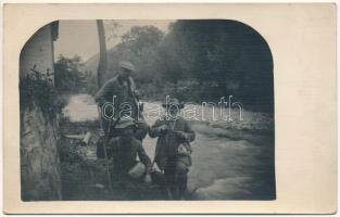 1913 Priszlop, Prislop (Máramaros, Maramures); kirándulók / hikers. photo (ragasztónyom / glue mark)
