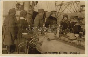 Ihre Majestäten auf einen Torpedoboot. Bediene dich selbst (Brüder Kohn) Wien / Their Majesties Charles I of Austria and Empress Zita on a torpedo boat