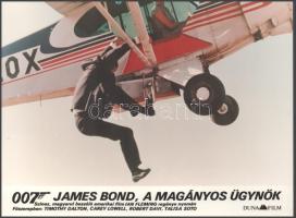 cca 1995 előtt készült, "007 James Bond, a magányos ügynök" című amerikai film jelenetei é...