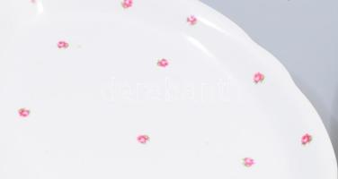 Zsolnay 2 darab pecsenyés tál, közte apróvirágos. Jelzett, kopással, 37x26 cm alatt