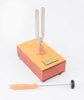 Hangvilla, normal A hanggal hozzá ütővel. m: 22 cm