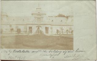 1904 Hort, Batthyány kastély, építette a Batthyány család, később a Winterberg család birtokába került. A képeslap címzettje Winterberg Gyula. photo (EK)