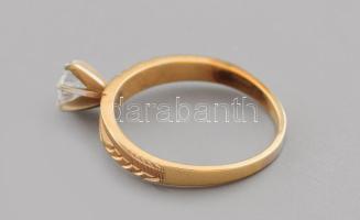 Arany (Au) gyűrű, 0,2ct gyémánttal, 14k, m:51, jelzett, bruttó 2,1g