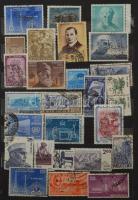 Többszáz külföldi bélyeg vegyesen, 6 lapos közepes berakóban