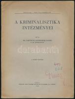 Tartsányi (Schreiber) Dániel: A kriminalisztika intézményei. Különlenyomat a Finkey Ferenc-Emlékkönyvből. A szerző, Tartsányi-Schreiber Dániel (1894-?) rendőrkapitány által Dr. Unger Jenő részére dedikált példány. Pécs, 1936, Dunántúl Pécsi Egyetemi-ny., 15+(1) p. Kiadói tűzött papírkötés. (Ritka!)