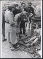 cca 1950 David Seymour (Chim) (1911-1956) a Magnum fotóriportere Magyarországon (1950-ben) készített fotóriportjából egy felvétel, 1 db modern nagyítás, jelzés nélkül, 21x15 cm